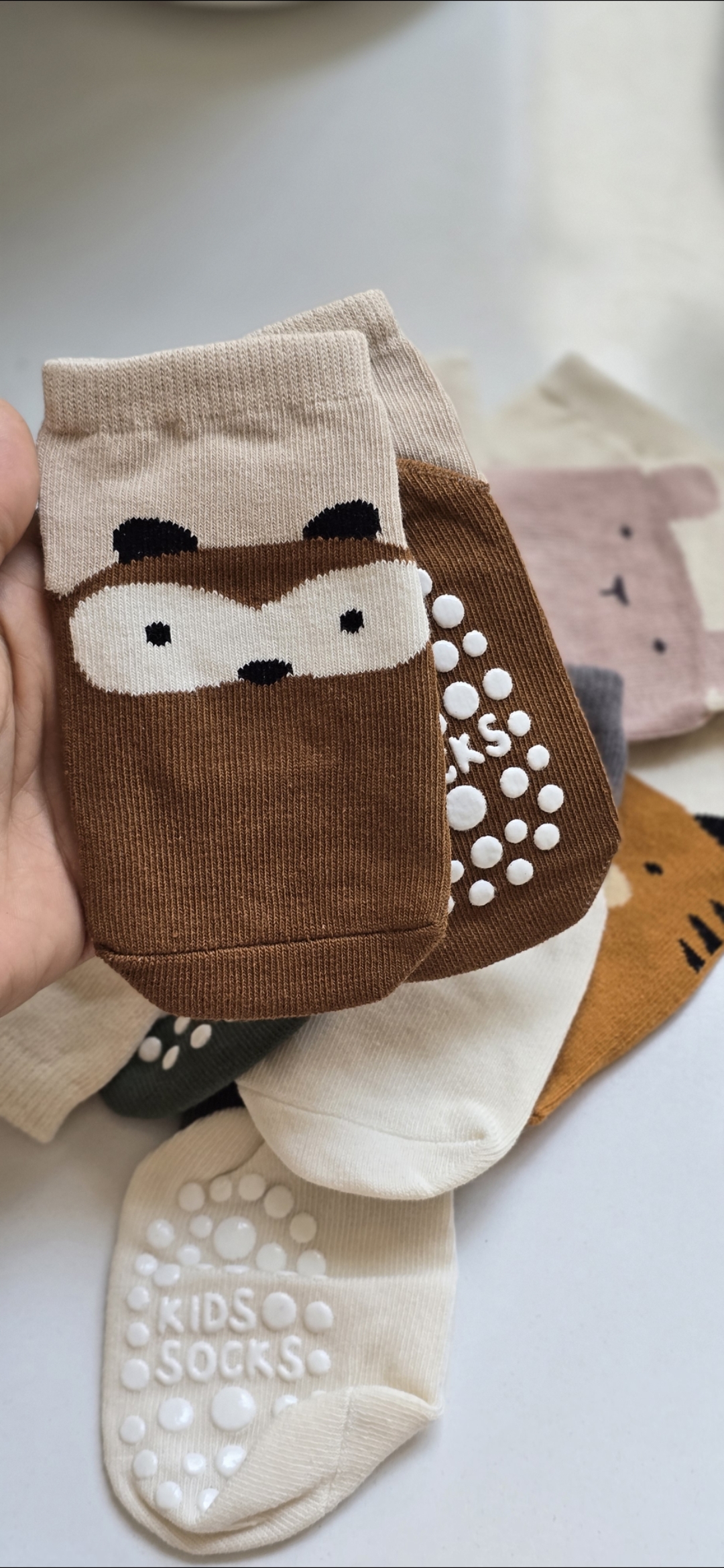 قهوه ای تیره